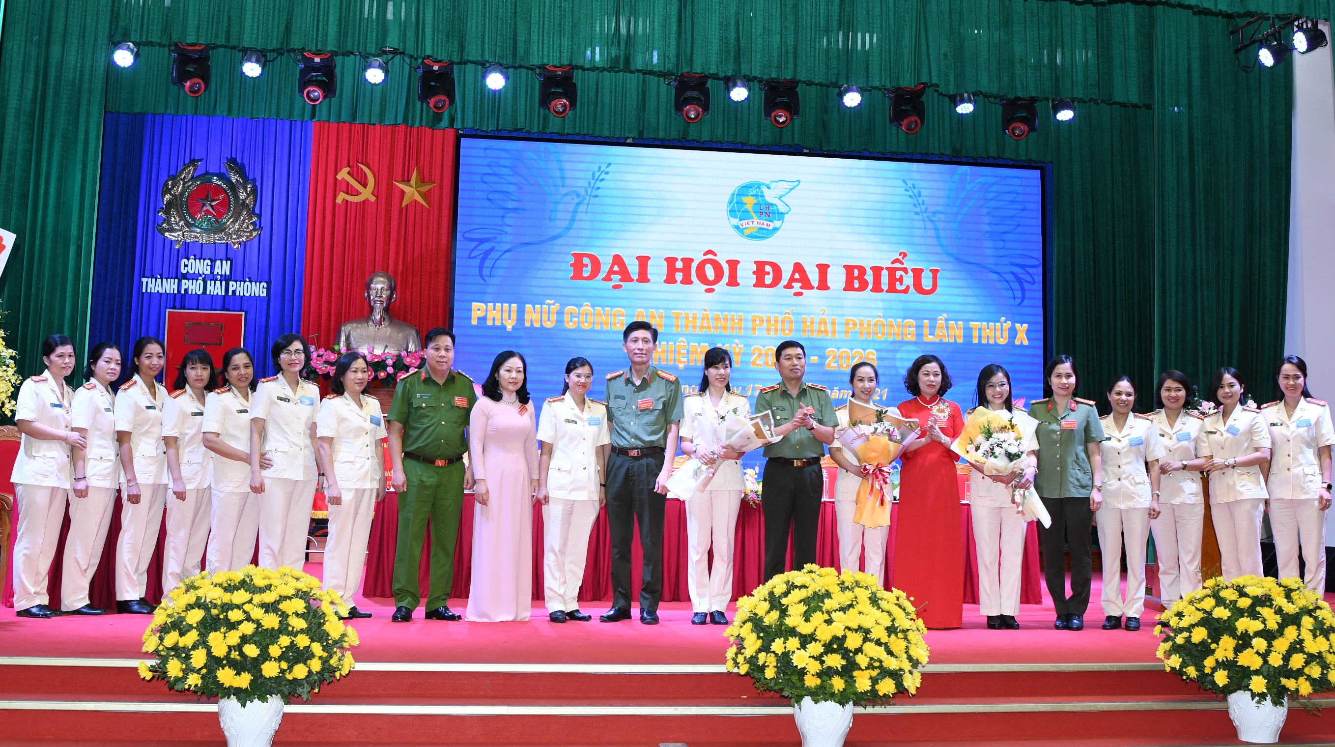Đại hội Đại biểu phụ nữ CATP Hải Phòng nhiệm kỳ 2021 – 2026:  Bầu 15 đồng chí Ban chấp hành Hội Phụ nữ Công an thành phố khóa 10, nhiệm kỳ 2021-2026 